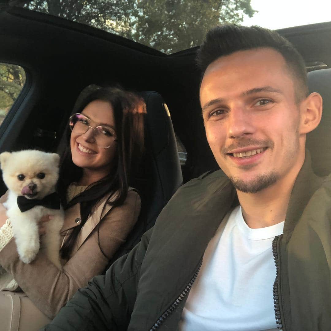 ラファウ・ヴォルスキのインスタグラム：「❤️❤️❤️#MyLove #MyWife @paulina_wolska_」