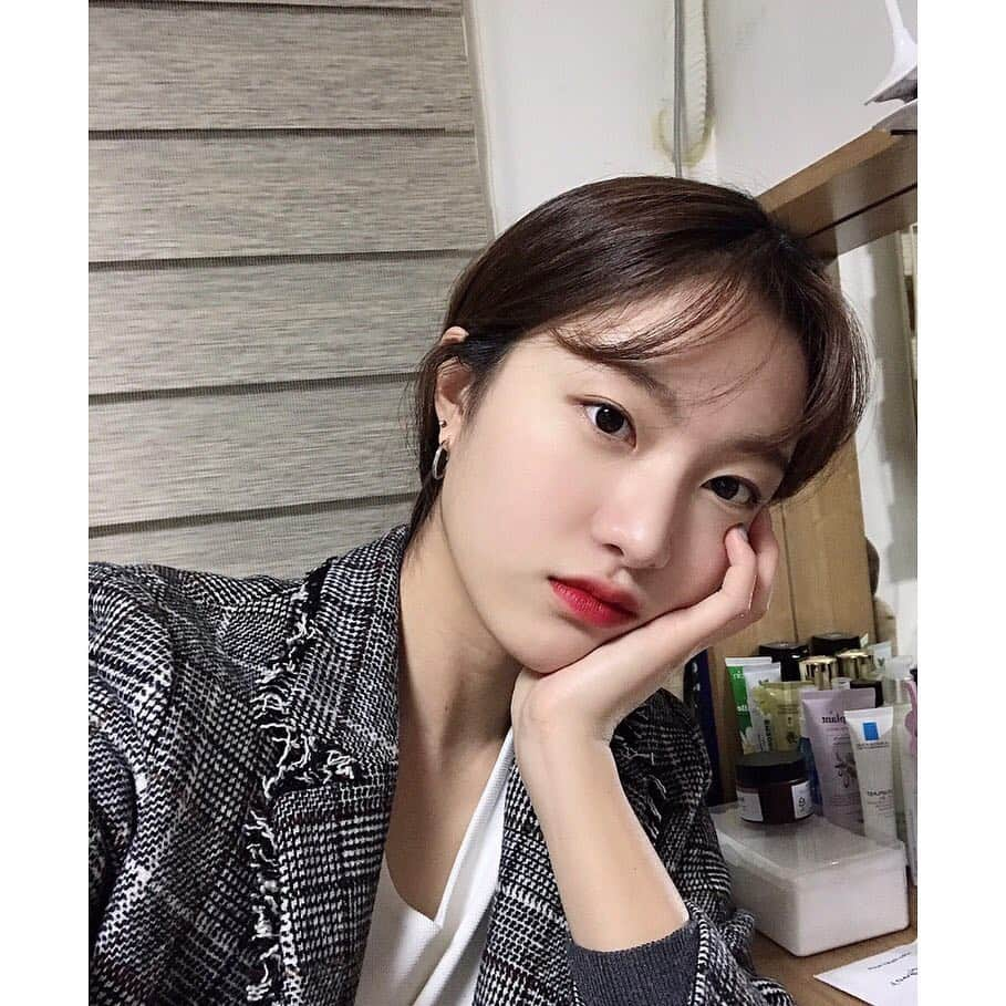 イ・ハウンさんのインスタグラム写真 - (イ・ハウンInstagram)「😜💕」2月14日 22時25分 - lhaeun96