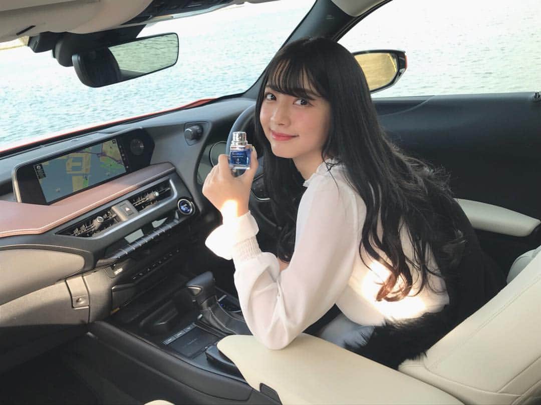 のインスタグラム：「今日はとある雑誌広告の撮影でしたー👾  クライアントさんからSamourai Womanのフレグランス頂いた😍  めっちゃいい香り！！！ #samouraiwoman #サムライウーマン #フレグランス」