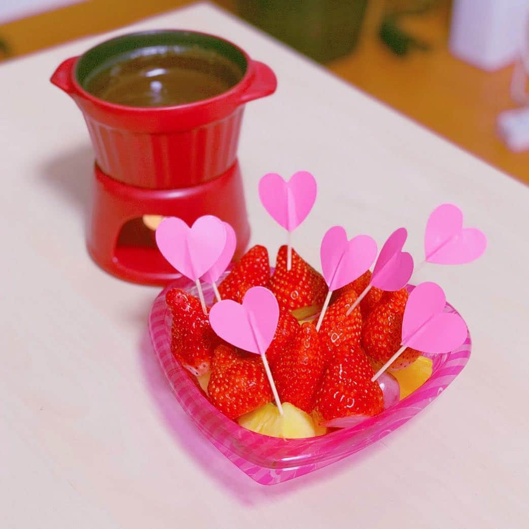 野呂佳代さんのインスタグラム写真 - (野呂佳代Instagram)「❤️💜💙💛💚 HAPPY VALENTINE #食べちゃった ww #valentine」2月15日 0時44分 - norokayotokyo