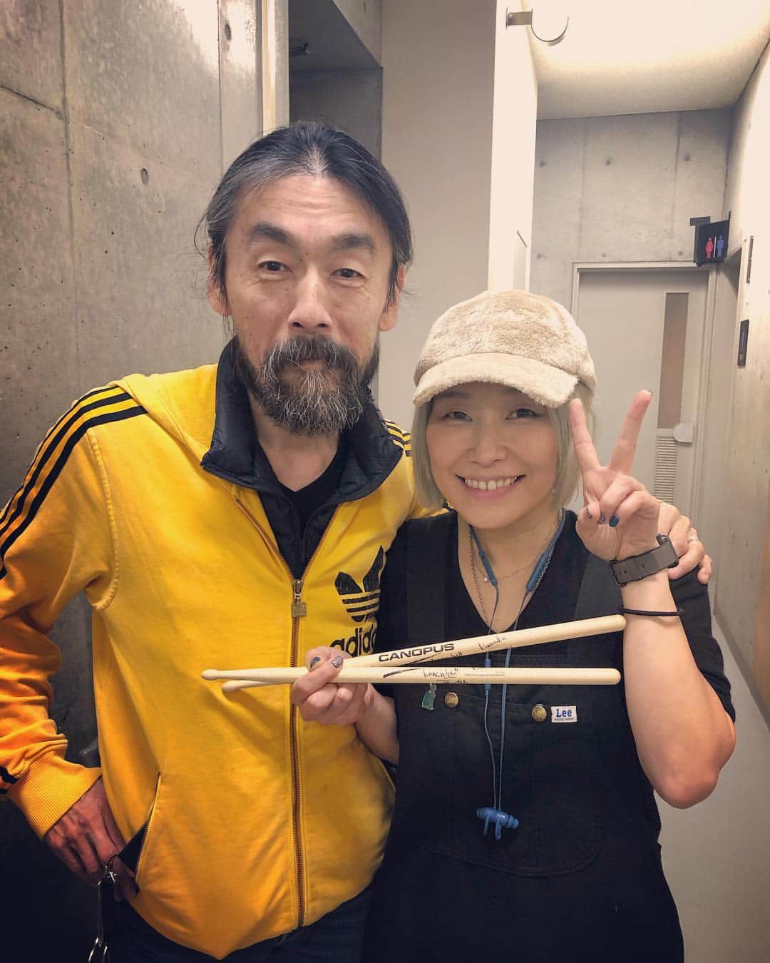 のインスタグラム：「のんシガレッツ「野音リベンジ」@CLUB CITTA’ 盛り上がって終了！ご褒美のような夜でした😊 対バンのチャボさんバンドのドラム、大好きなカースケさんと！わーいわーい。  #日本の宝 #河村カースケ智康  #若森さちこ #CANOPUS #drumer」