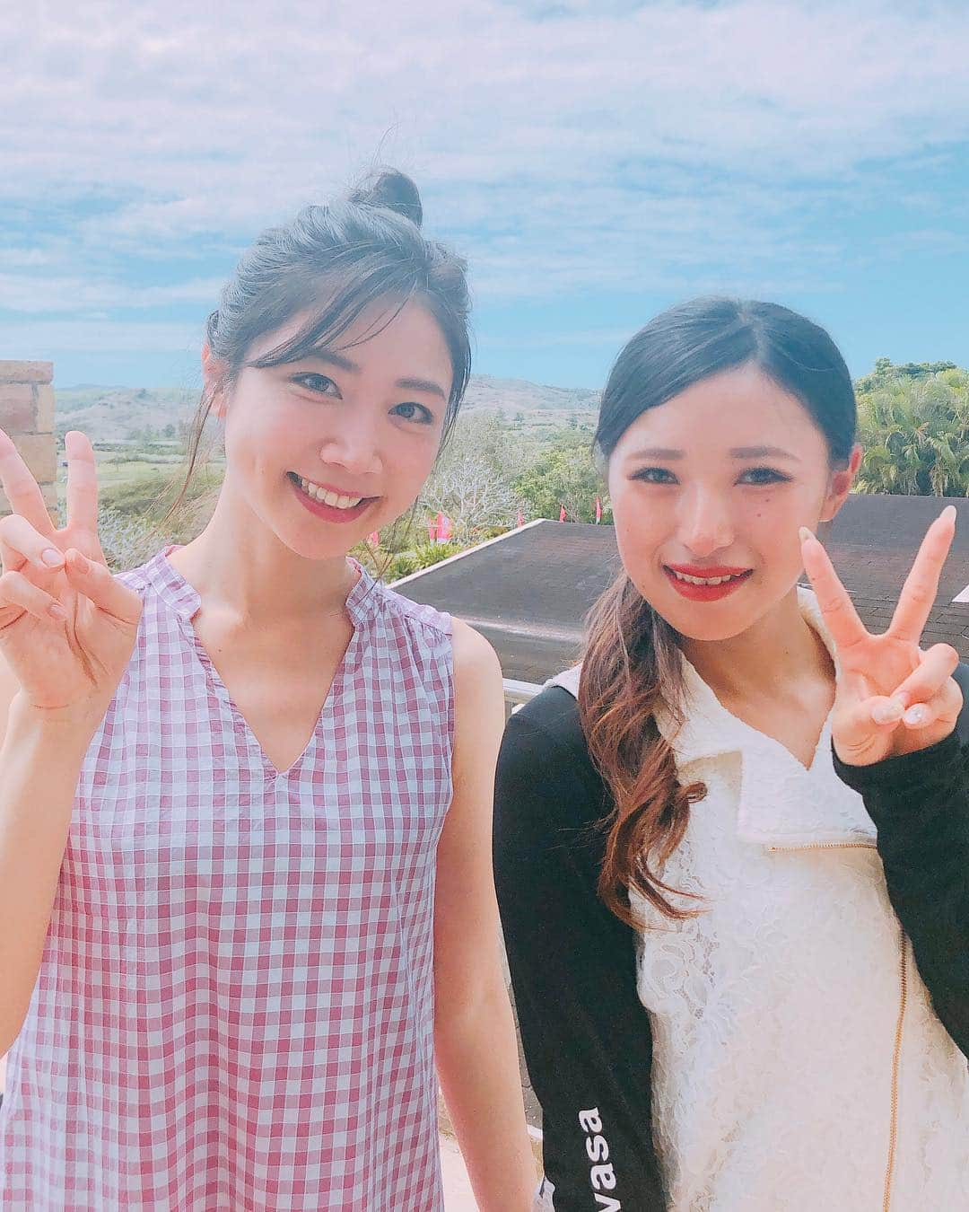 夏目愛美さんのインスタグラム写真 - (夏目愛美Instagram)「♡ グアム知事杯に来ています。 仲良しのプロもたくさん来ているので、 とっても楽しく取材させて頂いています♫ 今日の模様は明日の放送で！ #グアム知事杯 #楽しい #朝からステーキ #お店の方オススメのショートリブ #みんなで海で遊びたい #アース製薬 #ドリームショットゴルフクリニック #tokyofm  #ラジオ #golf #golfstagram #ゴルフ #ゴルフ女子 #女子プロゴルファー #臼井麗華 #目指せ100切り #instagood #instalike #like4like」2月15日 13時43分 - manami_natsume