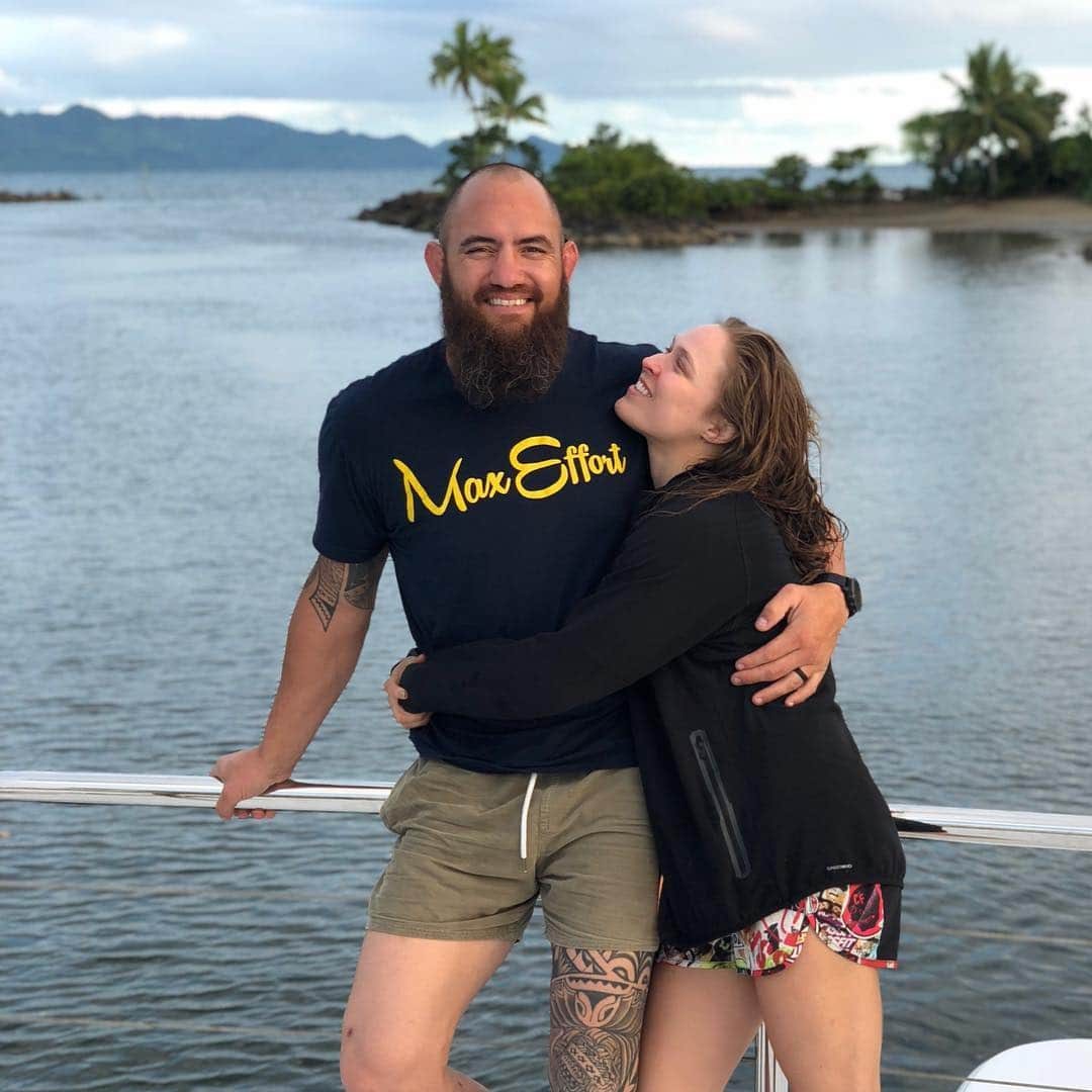 ロンダ・ラウジーさんのインスタグラム写真 - (ロンダ・ラウジーInstagram)「Happy Valentines Day to the Love of My Life!!!! @travisbrownemma ❤️」2月15日 6時26分 - rondarousey