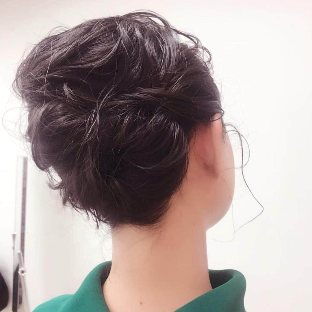 国生さゆりさんのインスタグラム写真 - (国生さゆりInstagram)「おはようございます😃かわかっこいい🙆‍♀️メイク、ヘアアレンジにして頂きました💙#髪型アレンジ #メイク #国生さゆり」2月15日 7時54分 - sayurikokusho