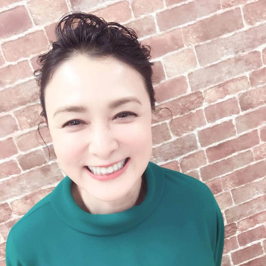 国生さゆりさんのインスタグラム写真 - (国生さゆりInstagram)「おはようございます😃かわかっこいい🙆‍♀️メイク、ヘアアレンジにして頂きました💙#髪型アレンジ #メイク #国生さゆり」2月15日 7時54分 - sayurikokusho