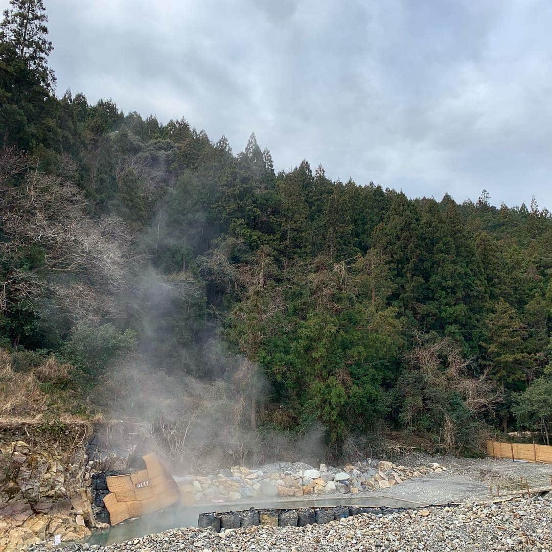 Fujiya Ryokan 川湯温泉 冨士屋さんのインスタグラム写真 - (Fujiya Ryokan 川湯温泉 冨士屋Instagram)「http://bit.ly/2gU3DJY  #kawayuonsen #fujiya_ryokan #onsen #kumanokodo #sennin-buro」2月15日 8時12分 - fujiya_ryokan