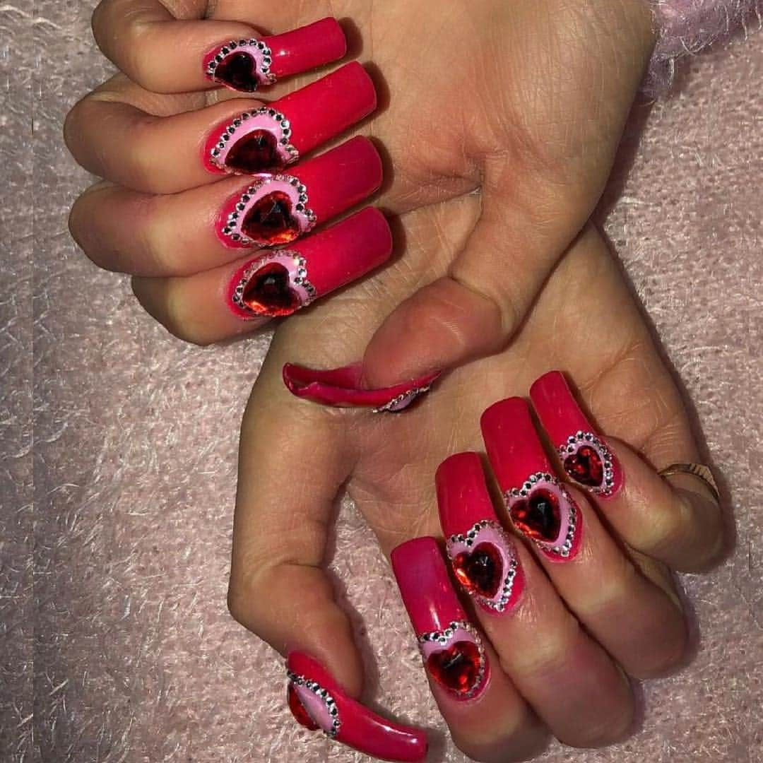 Eichi Matsunagaのインスタグラム：「Valentine nails for @xnib❤️❤️❤️」