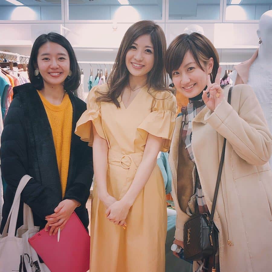 麻生夏子さんのインスタグラム写真 - (麻生夏子Instagram)「先日、蓮華ちゃんと﻿ ﻿ @31sonsdemode ﻿ @noela_official ﻿ @the_virgnia ﻿ ﻿ の展示会へ行ってきました❤️﻿ ﻿ ﻿ PRの @sakichoikas さんにも久々にお会いできて、﻿ しかもお友達もたくさん来てて﻿ なんだか賑やかな展示会でした✨﻿ ﻿ ﻿ 春夏物可愛すぎる…😭﻿ 冬はコートが重たくて動きづらいし﻿ 早くあったかくなってほしいな。﻿ ﻿ ﻿ ３つくらいつけました！届くのが楽しみ😍﻿ ﻿ ﻿ #thevirgnia #31sonsdemode #noela #fashion #2019ss﻿ #spring」2月15日 10時38分 - natsukoaso0806