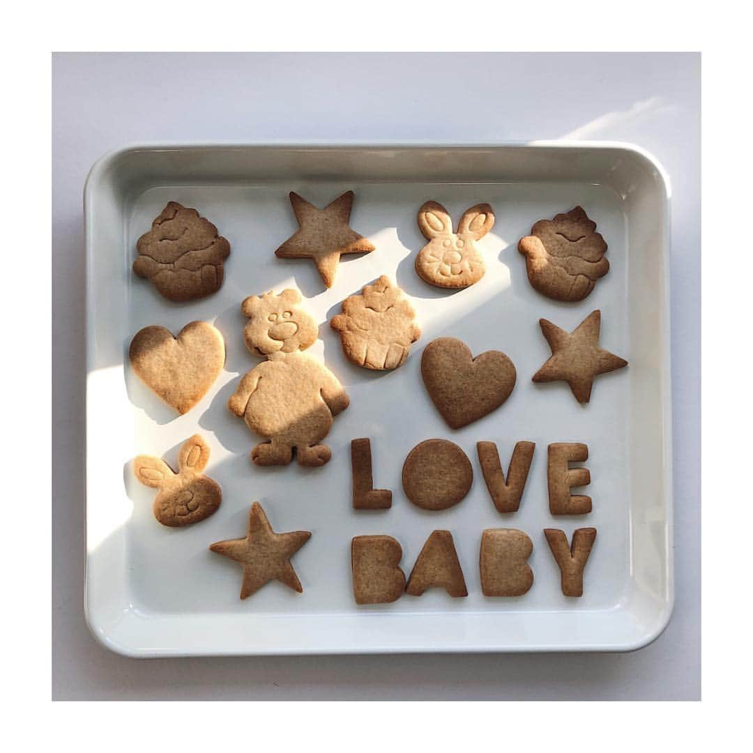 Rionaさんのインスタグラム写真 - (RionaInstagram)「. . 今年から バレンタインは 旦那さんと息子くんに ☺️❤️ . . 息子くんは 食べれないけど クッキーを作ってあげたよ 🧸 . この可愛い型が ポイントです 🌟（笑） . . #バレンタイン #ハッピーバレンタイン #クッキー  #手作りバレンタイン #男の子ママ  #Valentineday #love #cookie」2月15日 11時27分 - riiioona