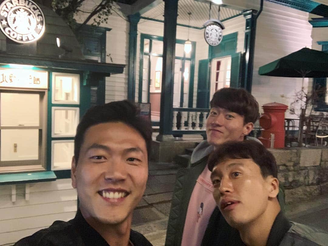ファン・ウィジョのインスタグラム：「오사카 3인방👻 #여기가일본인지한국인지 #한국어느는중🤦‍♂️」