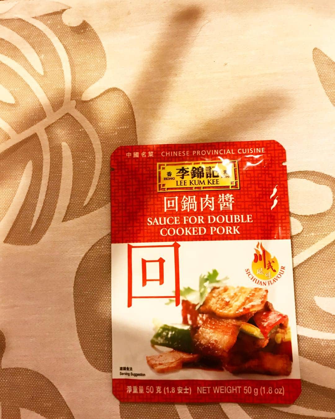片山萌美さんのインスタグラム写真 - (片山萌美Instagram)「同事務所の 和合真一さんからのお土産。 回鍋肉の素。 後から来る辛みと旨味で 美味しかった✌︎ #回鍋肉 #ワールドツアー完璧map」2月15日 16時18分 - moet_mi
