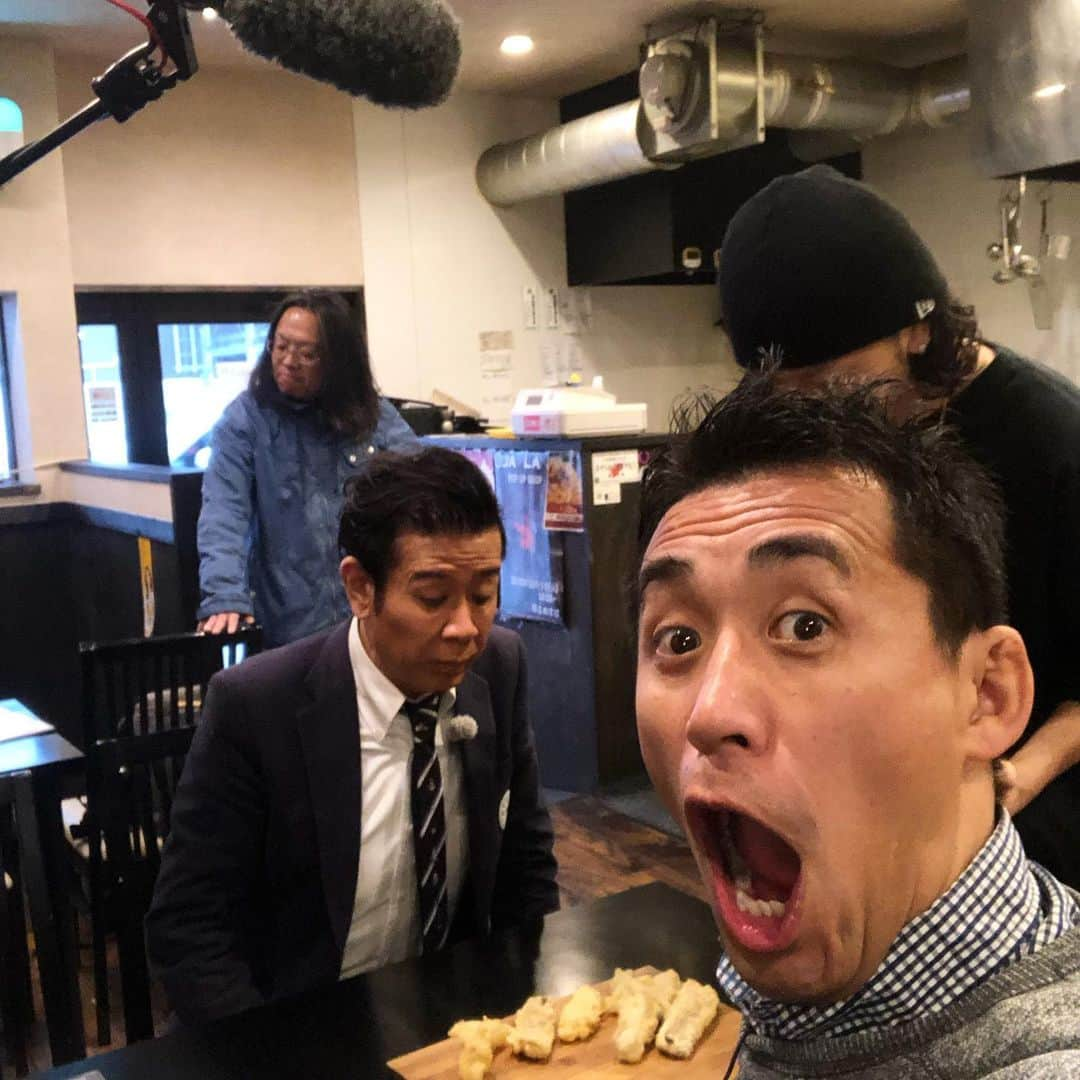 石田靖さんのインスタグラム写真 - (石田靖Instagram)「広島ホームテレビ⑤ 『みみよりライブ5up』で 西田篤史さんと西区福島町〜観音町、江波をぶらり😆😆😆 来々週放送予定〜お楽しみ 本日はまもなく生放送出演🙏 #広島ホームテレビ #みみよりライブ5up #西田篤史  #やすしあつし #西区福島町 #西区観音本町  #ホルモン天ぷら #せんじがら #ソーセージスタンド #ジビエソーセージ #アントニオチョリソ #ドットコミュ #comm #あきちゃん #ふくもと食堂  #まめすけ #一期一笑  #石田靖」2月15日 16時31分 - yasulog