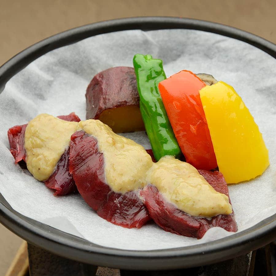 のインスタグラム：「2019年2-4月のメインチョイス：伊豆のジビエ　鹿の蕗(フキ)味噌焼」