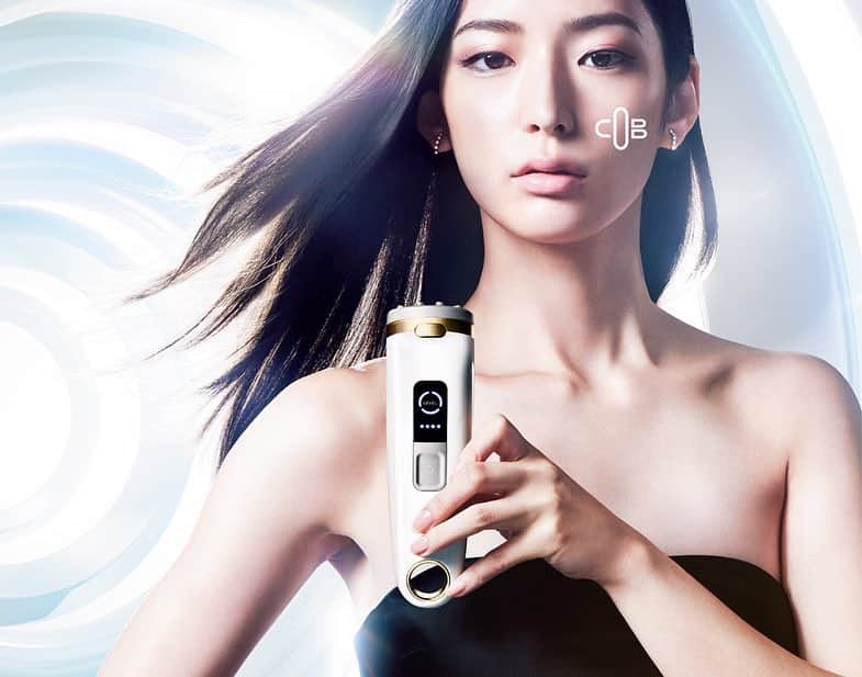 のインスタグラム：「． ビューティーマニア大注目！COSBEAUTY 美容家電の イメージビジュアルに史奈が出演しました！ オフショットをアレンジしたPRムービーも必見です！ ◆COSBEAUTY JAPAN @cosbeauty__japan 「RF美顔器 ラディアンス 」 「アクリアルピーリング1.0」 Model:#史奈 @ntyo1126 ． #cosbeauty #コスビューティー #ラディアンス #アクリアルピーリング #美顔器 #セルフケア #美容家電 #美容家電 #ビューティー #スキンケア #フェイシャル #フェイシャルエステ #美肌 #モデル #モデル事務所 #サトルジャパン #model #japanesemodel #modelagency #satorujapan #beauty #skincare #selfcare #facial #facialmassage #peeling #woman」