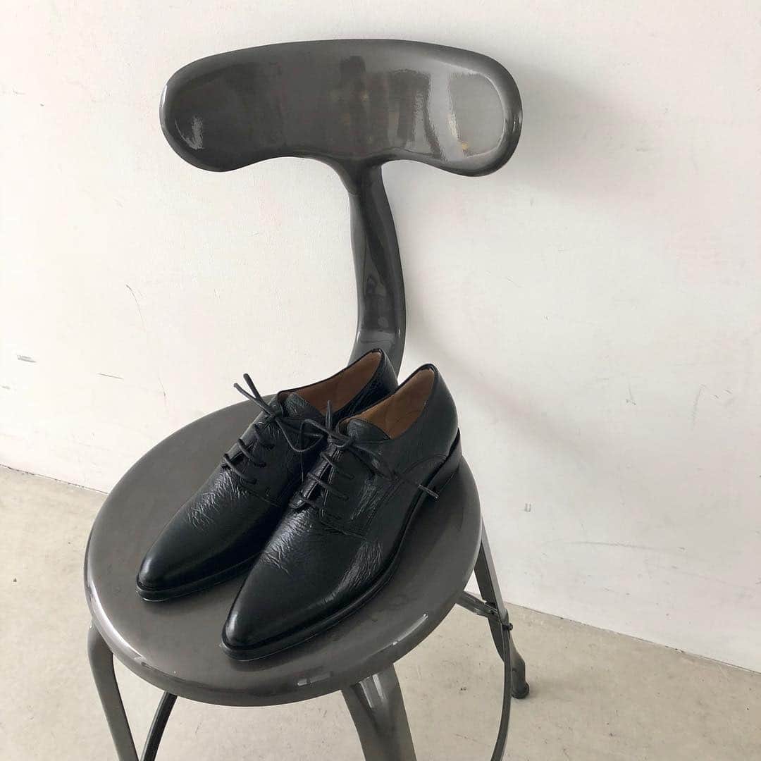 ENCHAINEMENT/mignonさんのインスタグラム写真 - (ENCHAINEMENT/mignonInstagram)「・ Shoes ¥45,000 POMME D'OR No.592-9132015 #POMME D'OR #leather #Laceupshoes  #enchainement #アンシェヌマン  #アンシェヌマンユニポワンドミニョン #enchainementunipointdemignon #mignonetenchainement #ミニョンエアンシェヌマン #19ss #dunadix #アナディス #fashion」2月15日 19時32分 - enchainement_official