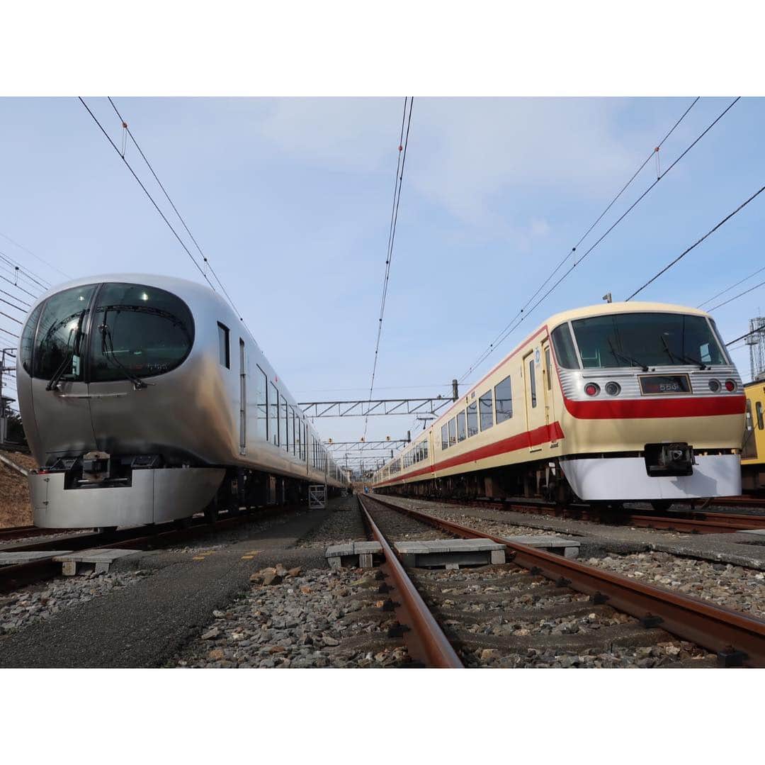 鈴川絢子のインスタグラム：「2月14日﻿ ﻿ 西武鉄道さん25年ぶりの新型特急・001系Laviewの試乗会に参加させて頂きました🚆 (詳細はYouTubeにupした試乗会レポにて！)﻿ ﻿ これからの西武鉄道を象徴する、すべてが新しい特急車両。3月16日のデビューが楽しみです！﻿ ﻿ #西武鉄道 #新型特急 #Laview #妹島和世」