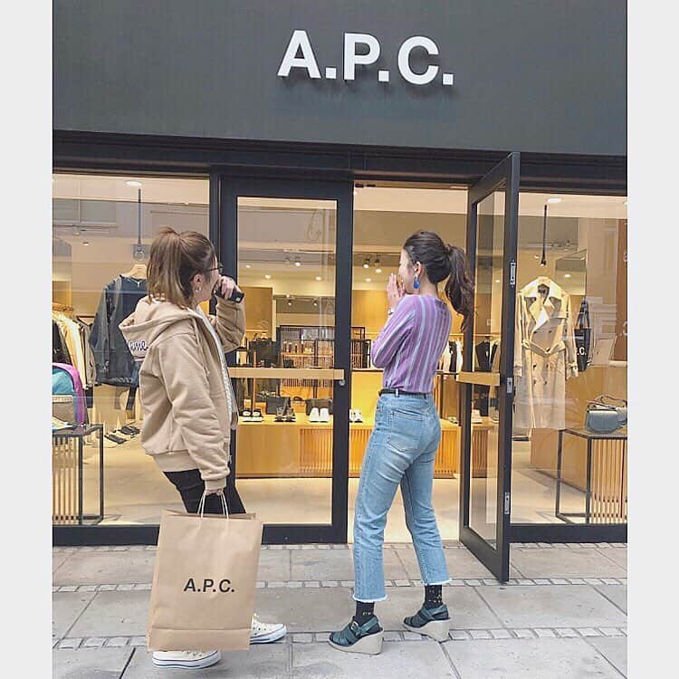 Maiさんのインスタグラム写真 - (MaiInstagram)「・ 昨日は待ちに待ったアイテムを買いにA.P.C.へ🕊 ・ 購入品についてブログに詳しく書きました☺️♪ ・ 昨日アップしたロンTのサイズなども一緒に書いてます🌿 #apc #apcoita」2月15日 21時01分 - maimaimai1016