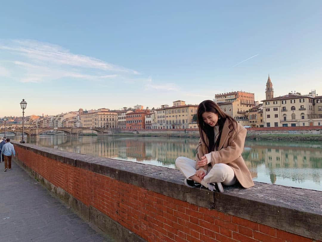 パク・チョロンさんのインスタグラム写真 - (パク・チョロンInstagram)「My First trip With my sister❤️」2月16日 7時45分 - mulgokizary