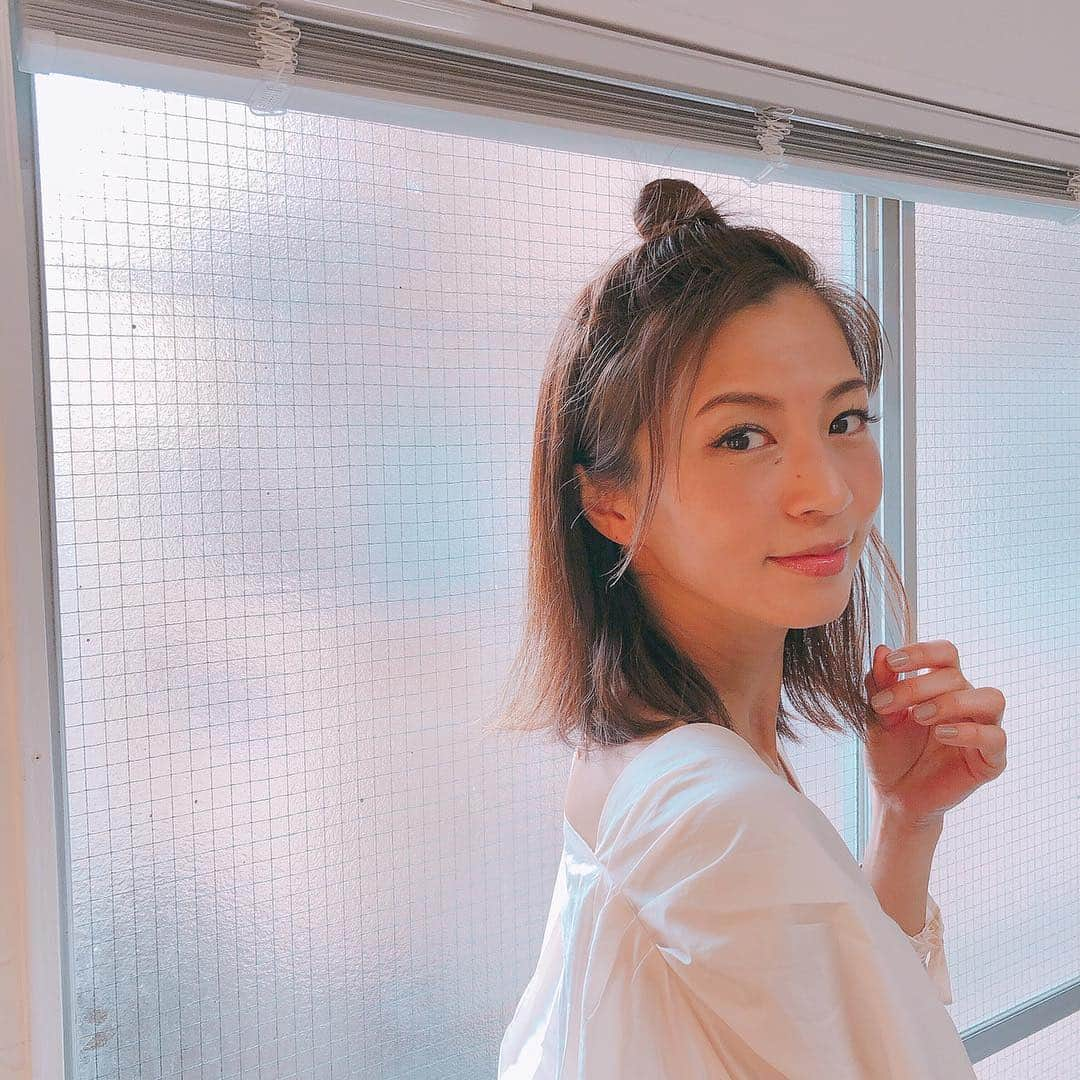 安田美沙子さんのインスタグラム写真 - (安田美沙子Instagram)「自分の時間が出来たので深夜の更新。笑 昨日は付き合った日記念日でした。8周年！！家族で、行きつけの焼肉屋さんへ。 主人と息子くんは、ほんとに仲良し、子守も沢山してくれていて、感謝しています☺️焼肉後、偶然にも最高な仲間たちに会えて、特別なバレンタインになりました❤️ そして今朝も走りましたが、明日からは熊本マラソンのため、熊本へ。 @chefoodo_woman  の一環で、熊本マラソンを走って参ります！ 皆さんにお会い出来るのを楽しみにしております！！ #instagood #深夜の更新 #はらへり #熊本マラソン #バレンタイン #記念日 #競馬予想 #フェブラリーステークス #藤田菜七子ちゃん #楽しみすぎる  2/16(土) テレビ東京「二軒目どうする？」24:50〜25:15」2月16日 1時03分 - yasuda_misako