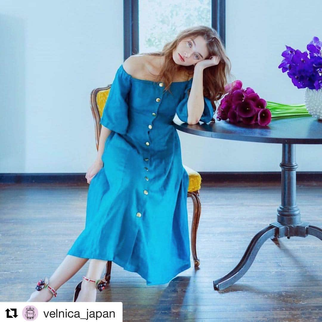 小林かなのインスタグラム：「. 先行予約スタートしてます。 締め切りは月曜日まで😊 . #Repost @velnica_japan with @get_repost ・・・ . お問い合わせを いただいております Velnica.の新作のお知らせです。 . . この度、 【 Velnica.2019 Spring & Summer Collection】 の先行予約をスタートいたします。 . . Velnica.の代名詞である オリジナルのフラワープリント、 オートクチュール刺繍や 動くほどに美しい曲線美のワンピースなど。 . 春夏の光りと交じり合い、 肌を美しく引き立たせる 艶やかなカラー展開となっております。 . . 全ラインナップをご覧いただける 貴重な機会となっております。 生産数に限りがございますので 是非この機会をお見逃しなくご覧ください✨ . . ＜ 2019 S/S 先行予約会詳細 ＞ . 日時 ： 2月8日(金)12：00 ～  2月18日(月) 24：00まで 場所 ： Velnica. 公式OnlineStore . ※2月8日（金)12時より、プロフィール欄のURLより新作がご覧頂けます。 . . お問い合わせは、 お電話、またはinfo@velnica.comまで。 ・ #velnica #ヴェルニカ」