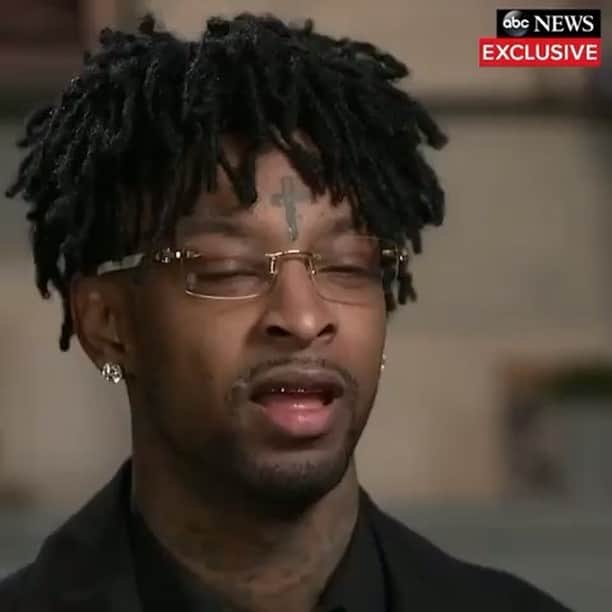 DJドラマのインスタグラム：「Grammy-nominated rapper 21 Savage interview with #ABCNews' @linseytdavis after release on bond from ICE custody. . . . #MusicNews #IndustryNews #LatestNews #LatestUpdates #RecentUpdates #WeeklyUpDates #Grammy #2019Grammy #21SavageMeme #ICE #USGovernment #212121  #Exclusive #21savage #Rapper #Immigration #RapGame」