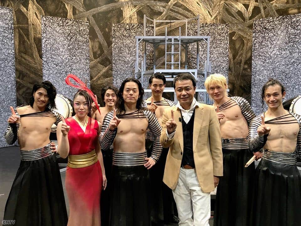 日本テレビ系『シューイチ』さんのインスタグラム写真 - (日本テレビ系『シューイチ』Instagram)「👀今週のイチバンは🥁和太鼓のパフォーマンス集団「DRUM TAO（ドラム タオ）」 👫観客動員数800万人、🌏世界262か国で公演を行い、 日本のみならず🤩世界中の観客を魅了し続けています❗️ 大人気のパフォーマンスに中山も挑戦しました‼️ . #中山のイチバン #DRUMTAO #和太鼓 #中山秀征 #シューイチ #shu1tv」2月16日 18時06分 - shu1tv