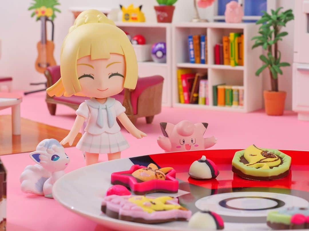 のインスタグラム：「Happy Valentine's Day💖 . . . #pokemon #pokémon #nintendo #toyphoto #toystagram #toyphotography #instatoys #nendoroid #nendoroidphotography #goodsmilecompany #valentine #happyvalentinesday #pokemonchocolate #chocolate #kawaii #pokeball #Lillie #Vulpix #Clefairy #ポケモン #ポケモンチョコ #ポケモンチョコレート #ポケットモンスター #リーリエ #ロコン #ピッピ」