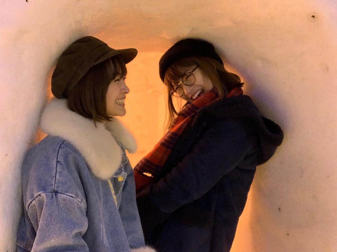 のインスタグラム：「行動力ある まなみんに、いつも素敵なとこ連れてってもらって、笑ってる💕まなみん、ネタの宝庫なんだもん。こんな大きい かまくら 入ったの初めてだ⛄️ウキウキウォッチング✨ #栃木 #湯西川温泉かまくら祭  #古川真奈美 #みひろ #女子旅 #mihiro #instagood  #instadiary  #instalike #instamood  #ow #instapic #instaphoto #girl　#follow #followme  #japanesegirl」