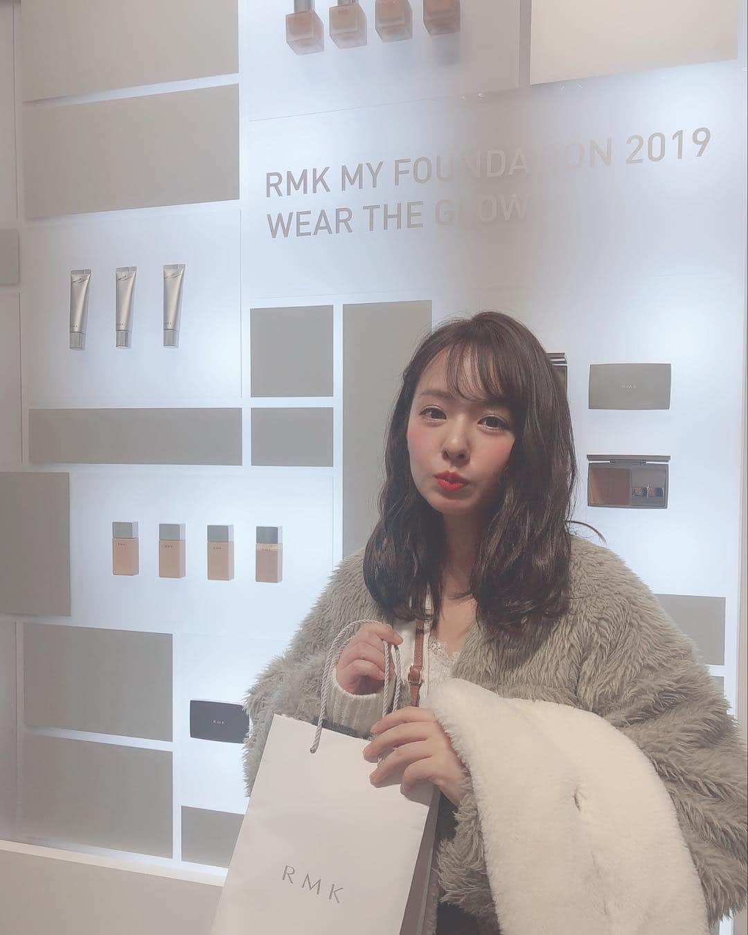 山田菜々さんのインスタグラム写真 - (山田菜々Instagram)「#RMK の新作ファンデーションお披露目の会に行ってきました☺︎ もぅファンデーションはずっとRMKだったから嬉しい☺️☝︎ 薄づきなのにカバーされてみずみずしくなめらかで...🥺❤︎ 新作コレクションも可愛かったよ🤭🎀」2月16日 18時40分 - tannana.yamada