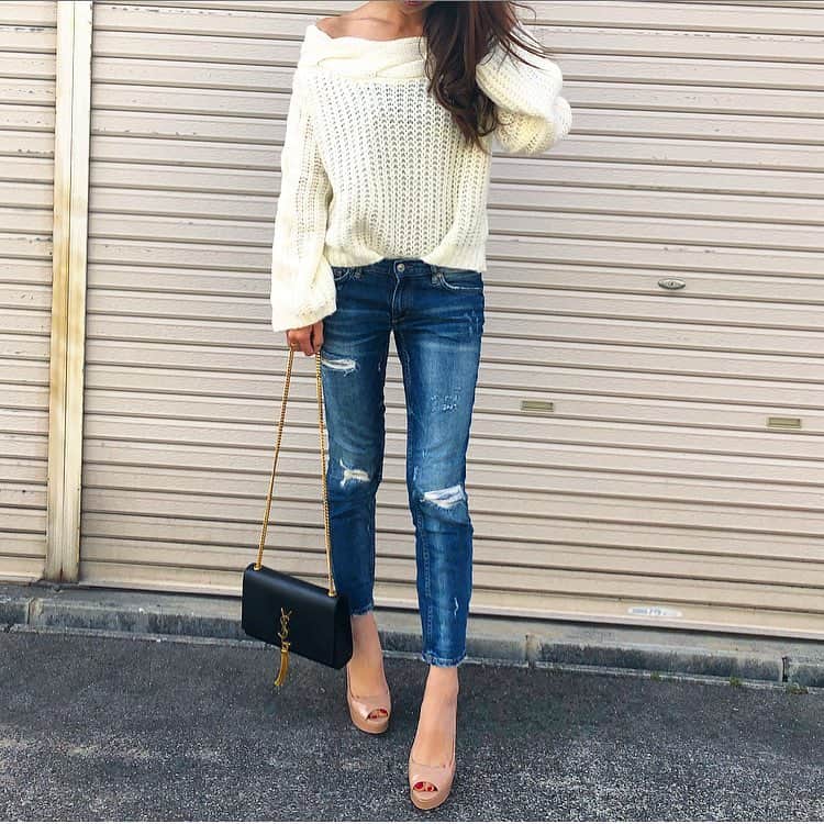 Saoriのインスタグラム：「写真とらなすぎ🥶 久々に🥳⭐️ いつ買ったか覚えてないくらい久々のデニムが出てきたので😛👖❤️ #ファッション#コーデ#コーディネート#シンプル#カジュアル#ロンハーマン#ザラ#アーカー#サンローラン#ユニクロ#ジェイダ#おしゃれさんと繋がりたい #fashion#outfit#ootd#code#coodinate#simple#casual#UNIQLO#ronherman#zara#rhc#ysl#instafashion#instagood」