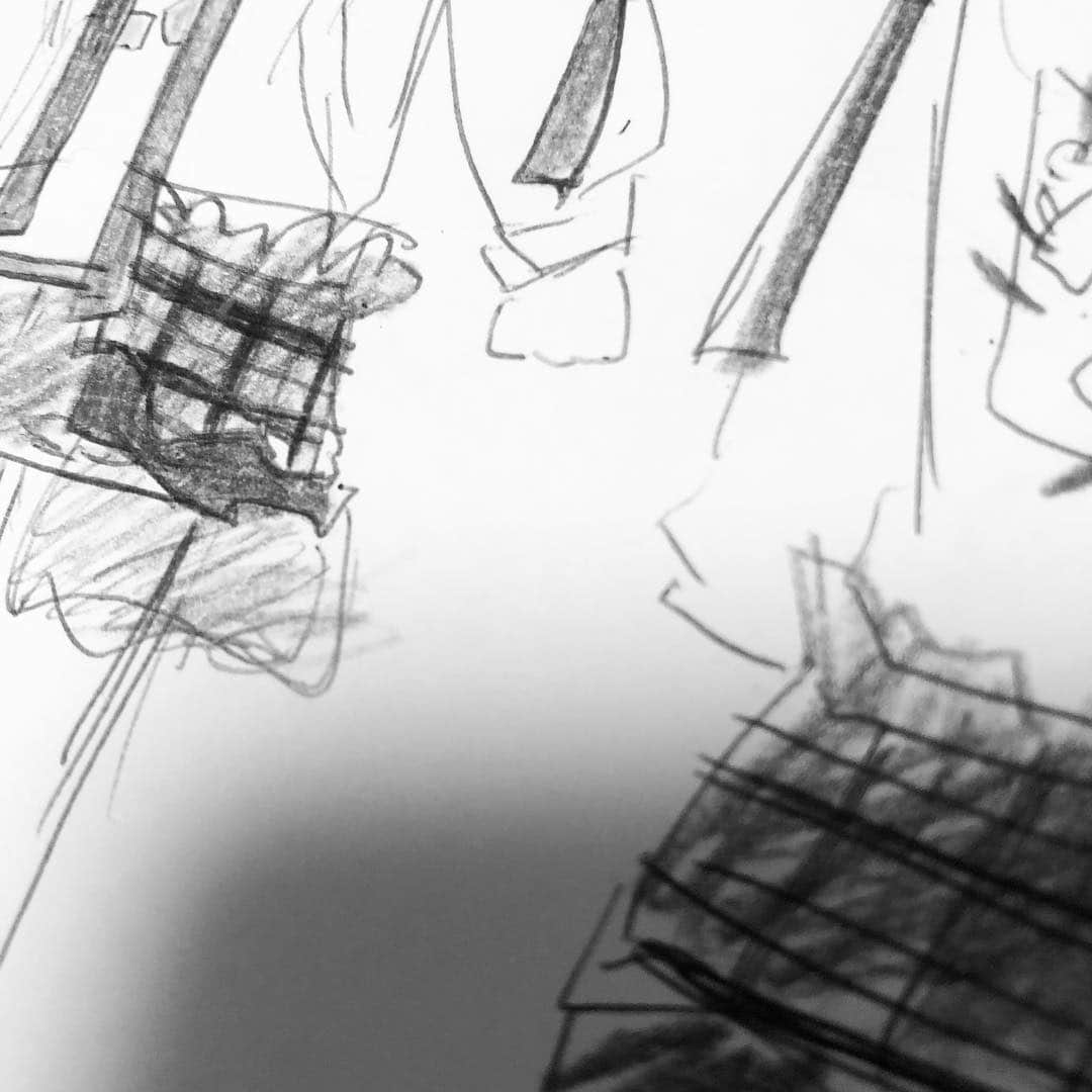 朝日奈丸佳さんのインスタグラム写真 - (朝日奈丸佳Instagram)「ハピステの衣装考え中。どんな衣装にしよっかな！  #衣装製作」2月16日 22時48分 - madoka_maru_hina