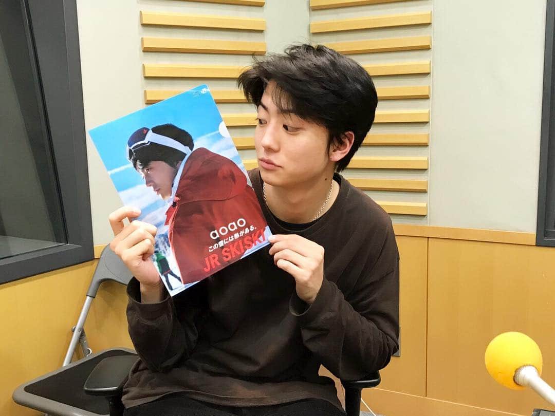 伊藤健太郎のインスタグラム：「伊藤健太郎がパーソナリティを務める『健太郎のオールナイトニッポン0』は本日2/16(土)27時から！！ 今夜のゲストはsumikaの皆さん！ お楽しみに！！ . @aoao_tt_  #aoao  #伊藤健太郎  #健太郎ANN0  #sumika さん  #JRSKISKI  #この雪には熱がある  #代理店営業マンT氏  #オールナイトニッポン  #日本アカデミー賞  #コーヒーが冷めないうちに  #2月の渋谷最強説  #G健太郎  #春のめざめ  #KAAT  #はるやま  #PSFA #ムビふぁぼ  #Kの旅人  #惡の華」