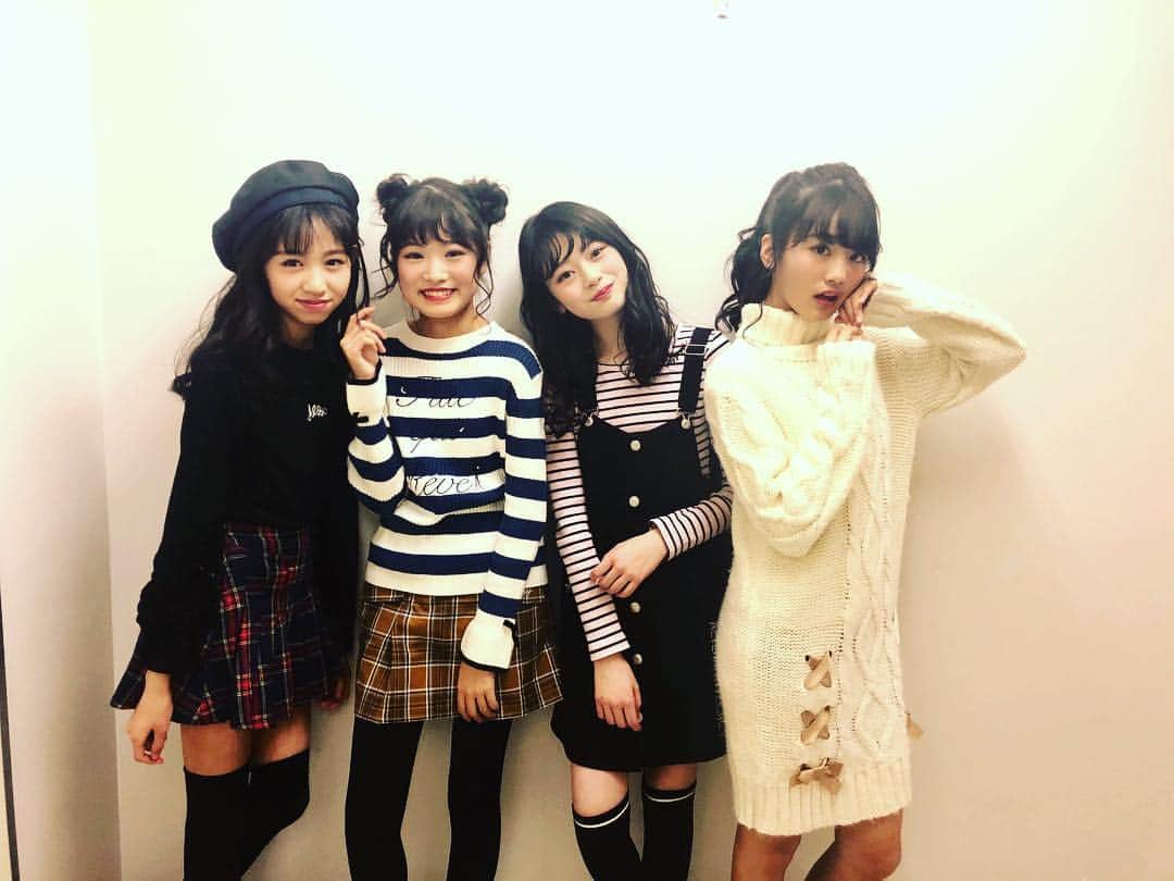 ニコ☆プチのインスタグラム：「♡❤︎ #ootd 。 。 ♥️みさき tops @algy_official  skirt&hat @pinkhunt_official 。 💙ちゃま tops @pomponettejunior_official  skirt  @algy_official 。 💜ゆな tops&skirt @algy_official 。 💛るき one piece @crt_cutie_official 。 #みんな甘めの私服」