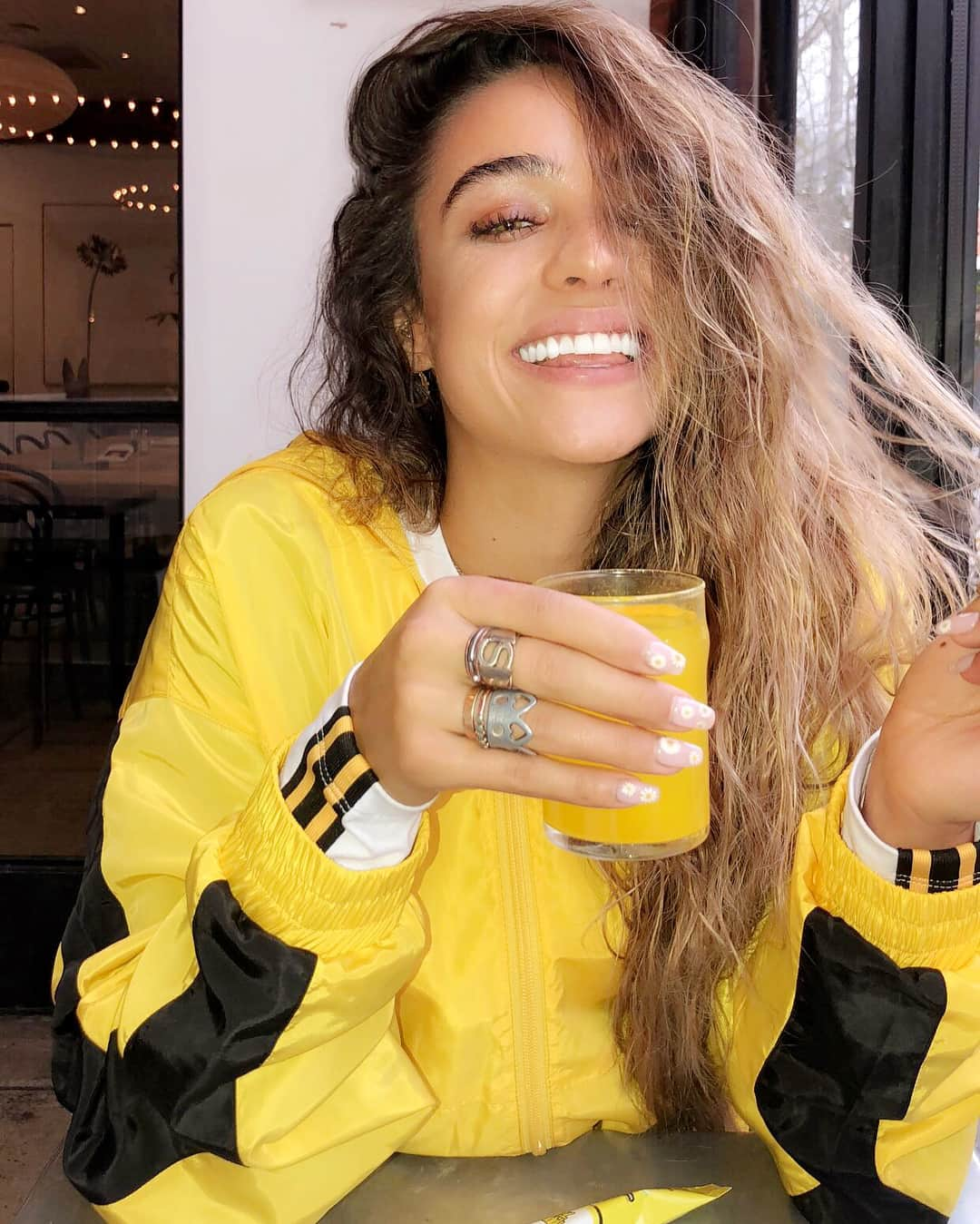 Sommer Rayさんのインスタグラム写真 - (Sommer RayInstagram)「happy hour 💛」2月17日 5時57分 - sommerray