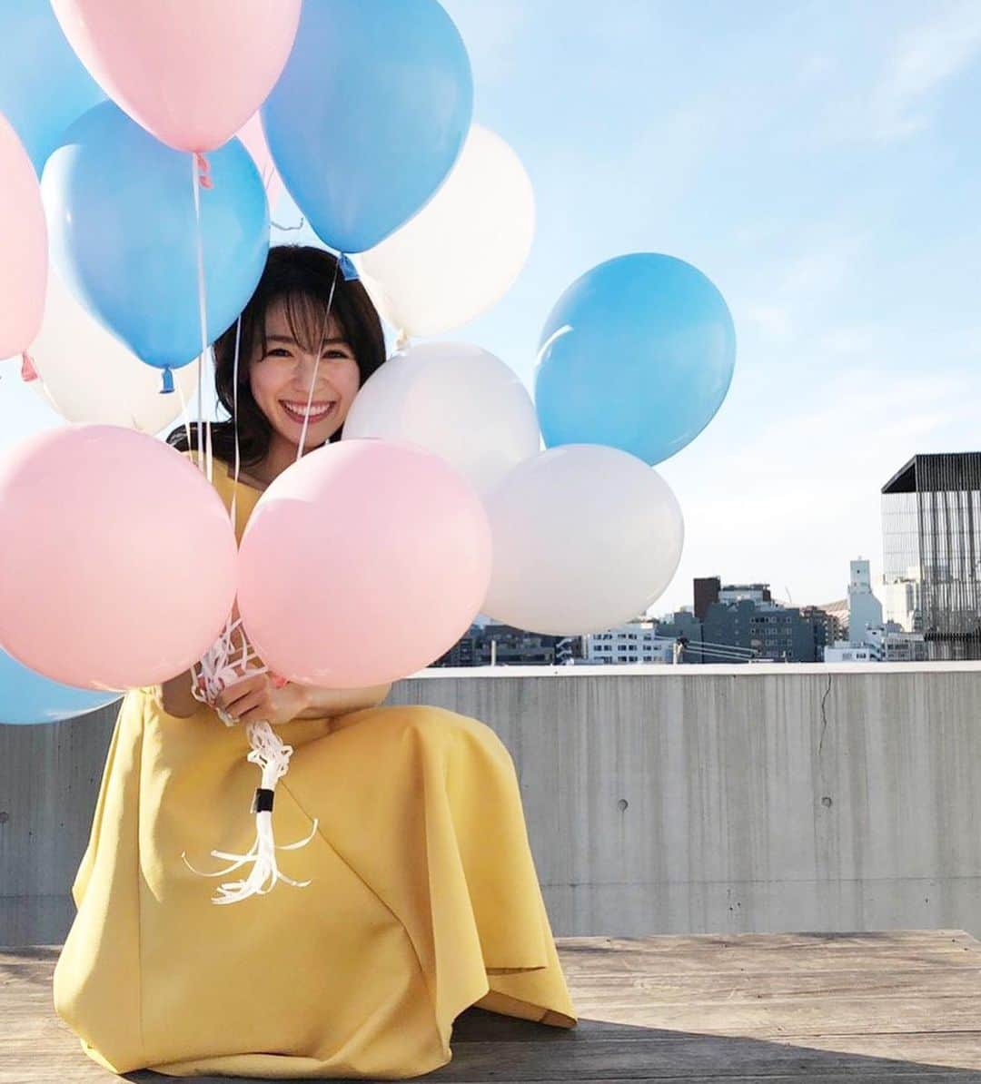 泉里香さんのインスタグラム写真 - (泉里香Instagram)「オフショット🎈 #美人百花#表紙」2月17日 8時32分 - rika_izumi_