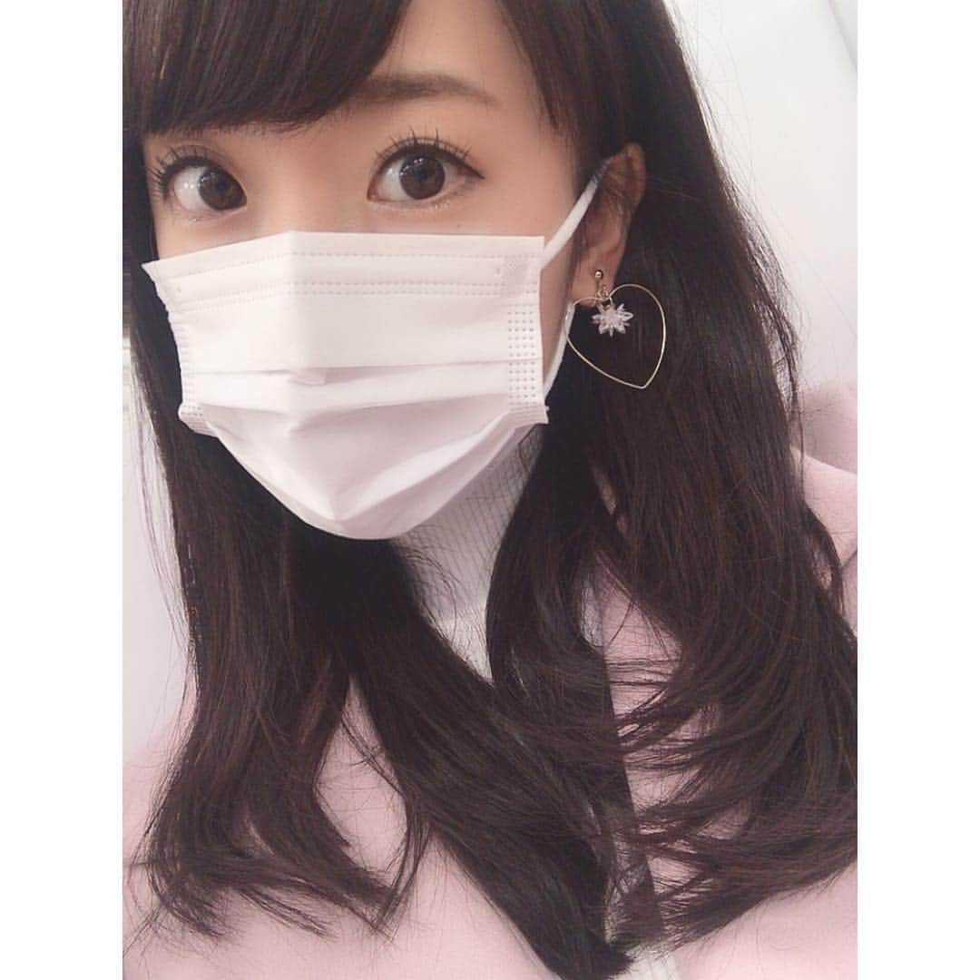 長瀬麻美さんのインスタグラム写真 - (長瀬麻美Instagram)「. インフル対策っっ😷💭♥️ . #みんなも気をつけてね #マスク #手洗い #うがい #インフル対策 #ピンクコート #イヤリング #前髪のびるのはやくてもう分けた .」1月24日 12時07分 - nagasemami66