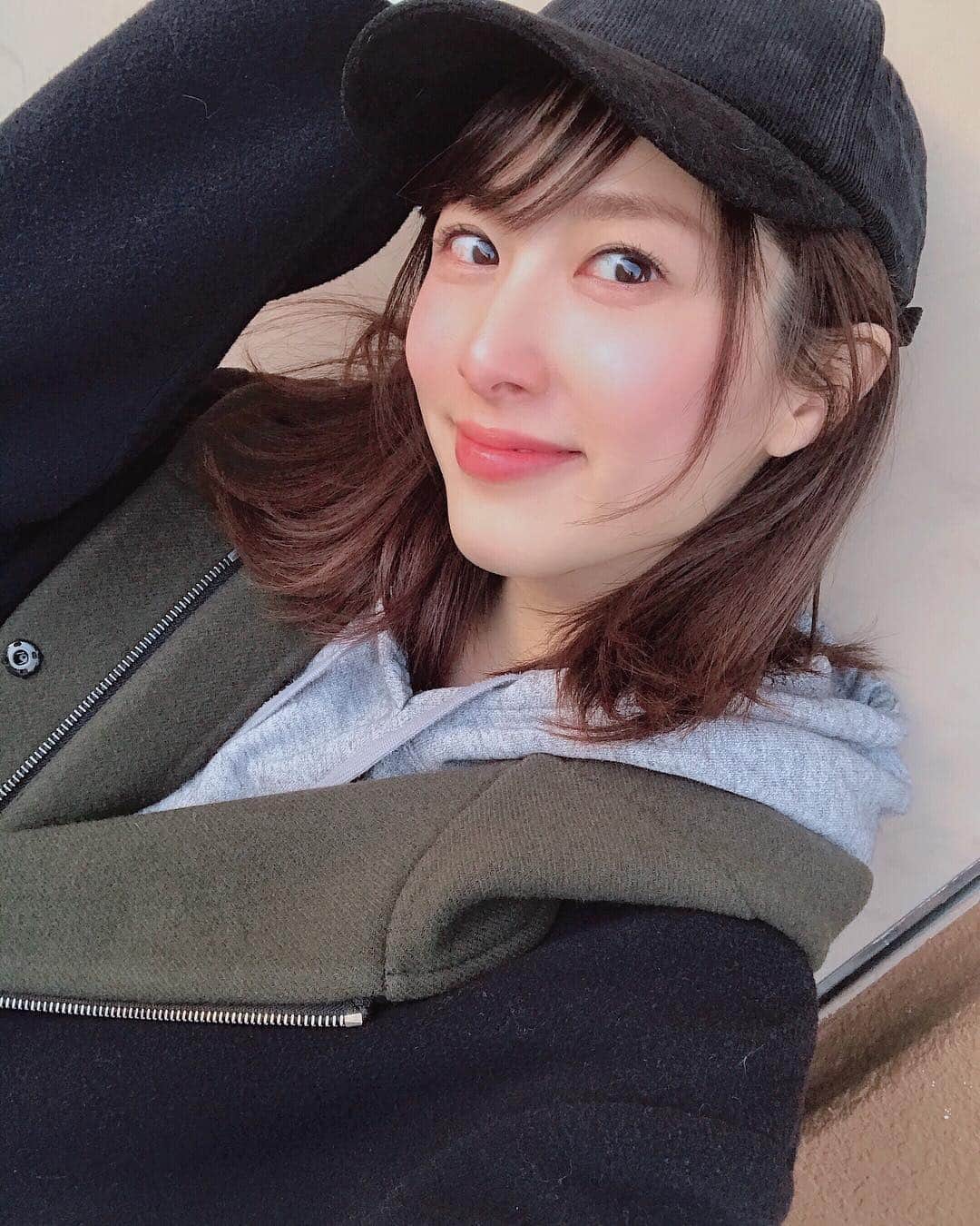 のインスタグラム：「今日はカジュアルにキャップ🧢 #カジュアルコーデ#キャップ#帽子#casualstyle#cap #前髪#セットが大変なことを知る#帽子に頼りがち#今日寒すぎ」