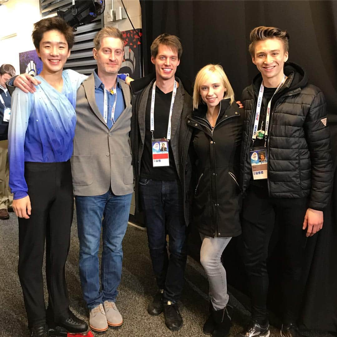 ヴィクトール・ファイファーのインスタグラム：「Congrats to Peter’s podium finish and David’s great showing at U.S Nationals #uschamps19 #scw #usfsa #detroit」