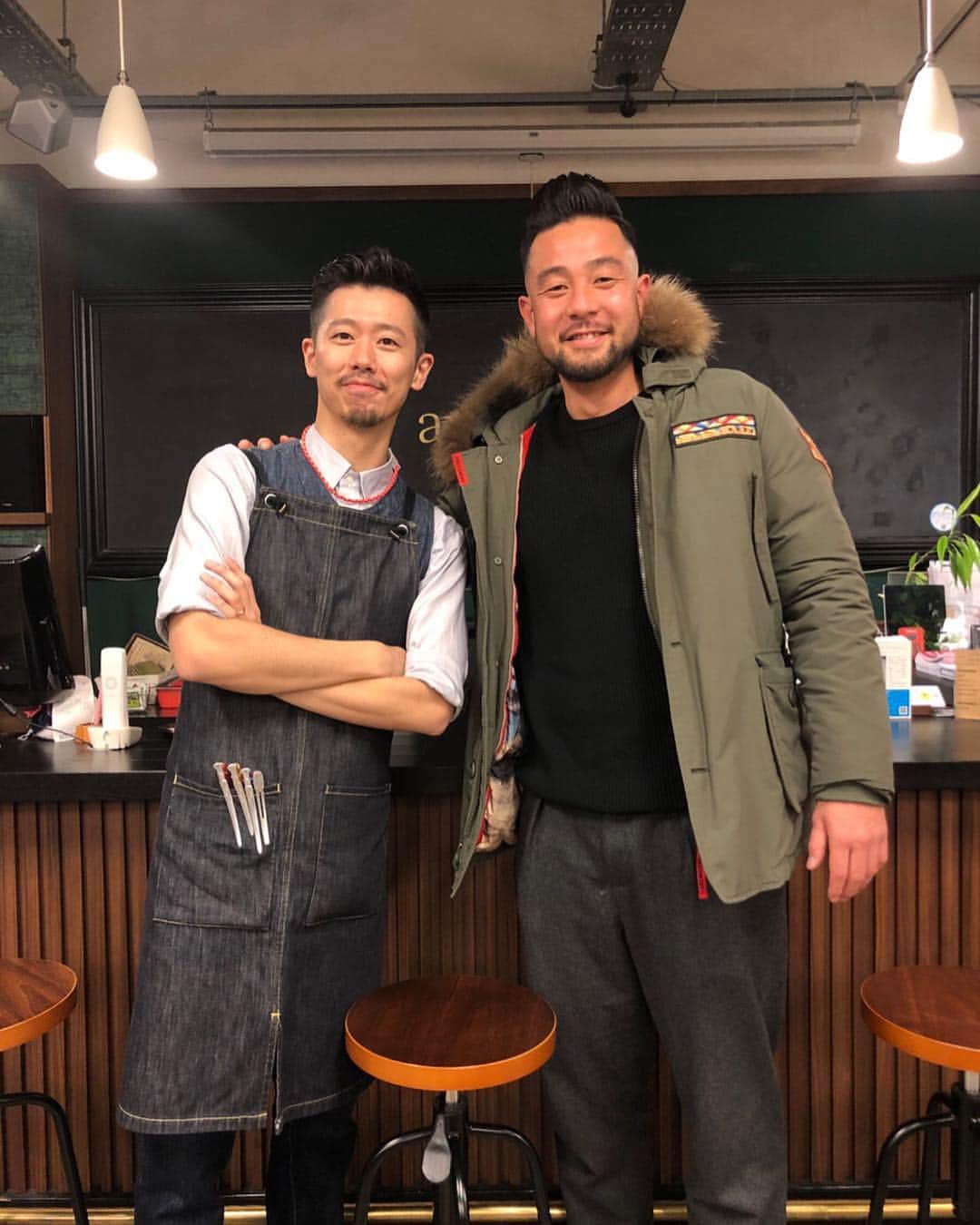 のインスタグラム：「旅立つ前にキチッとしてもらいました！！ 素晴らしい腕前✂️ 毎度ありがとう！！私のお気に入りのお店。 @shinozukaippei の髪切りたいってよ！！一回行きなさい😁先輩命令です！！ #assorttokyo」