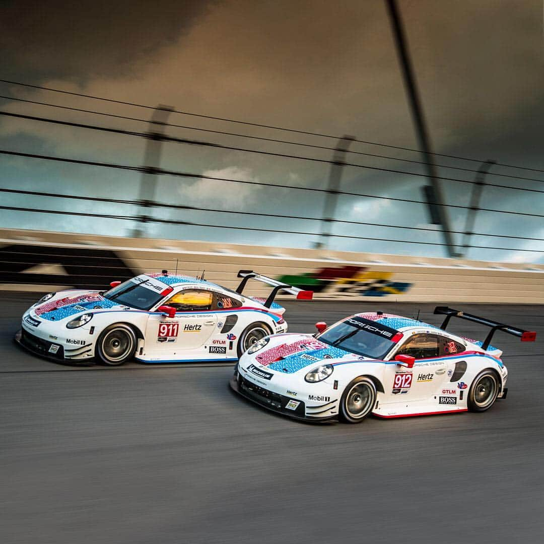 Porscheさんのインスタグラム写真 - (PorscheInstagram)「The Porsche GT Team sends its two 911 RSR to contest this year’s 24 Hours of Daytona sporting a legendary design. The two cars from Weissach will fly the legendary colours of the Brumos team, one of the most successful squads in the history of Daytona. #TeamPorsche」1月24日 21時01分 - porsche