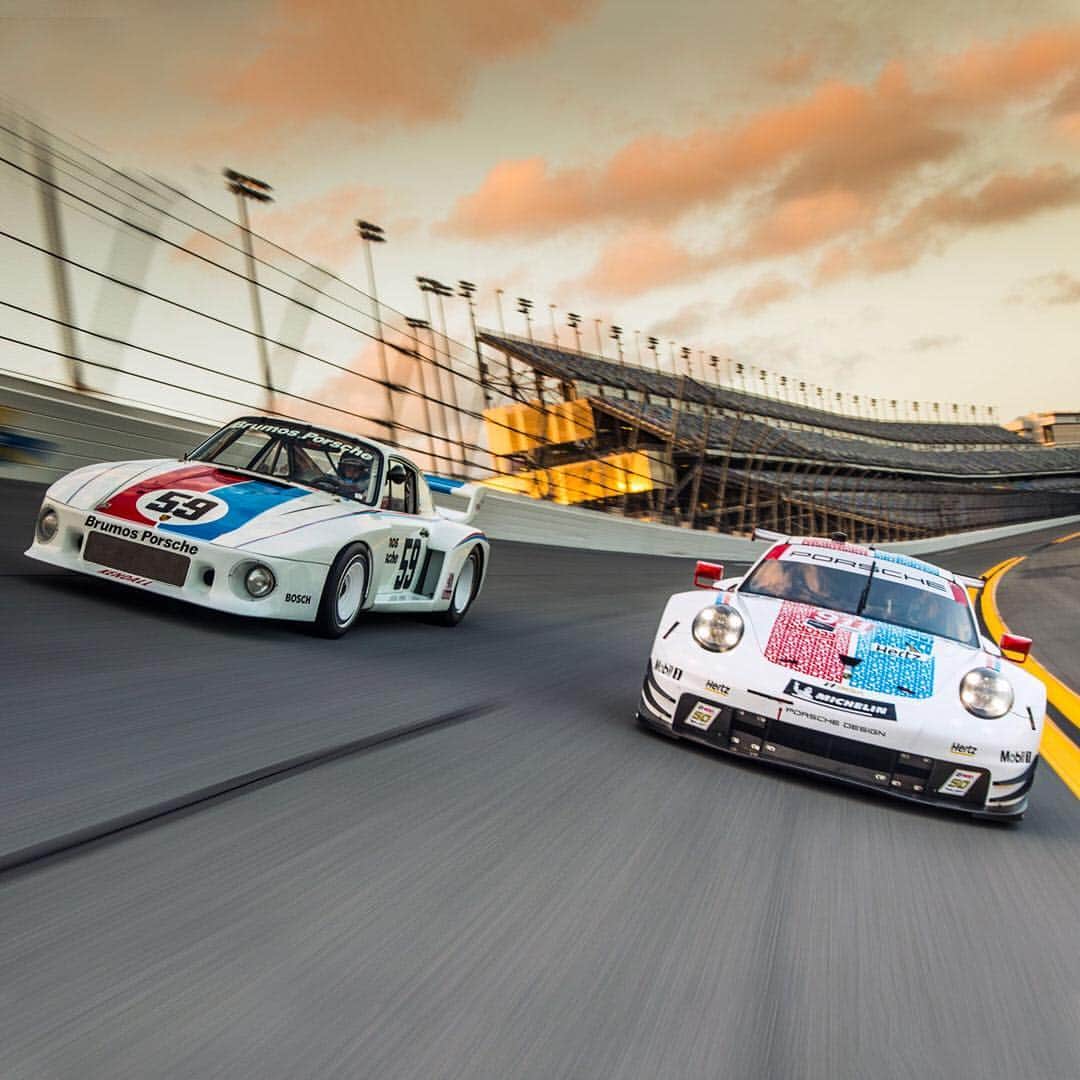 Porscheさんのインスタグラム写真 - (PorscheInstagram)「The Porsche GT Team sends its two 911 RSR to contest this year’s 24 Hours of Daytona sporting a legendary design. The two cars from Weissach will fly the legendary colours of the Brumos team, one of the most successful squads in the history of Daytona. #TeamPorsche」1月24日 21時01分 - porsche