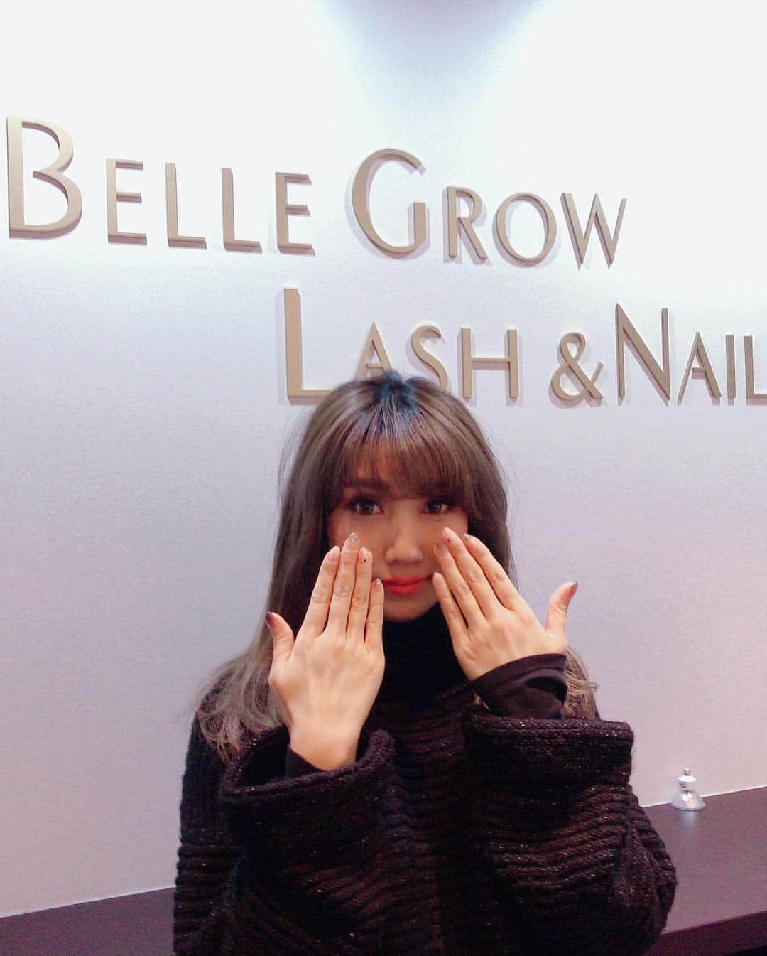 YUMIKAさんのインスタグラム写真 - (YUMIKAInstagram)「NEW NAIL💅✨ @bellegrow_lashnail にて🌟👐🏻 シースルーブラックとクリアで ニュアンスネイル🐰🧡 今回もすっっごくお気に入り🤗 . ショートネイルしかもう付けられない！ って位ショート派🥰 おススメです(๑˃̵ᴗ˂̵)و .  #nail #nailsalon #bellegrow #bellegrownail #ベルグロー #ベルグローネイル #jelnail #ジェルネイル #ネイルアート #ショートネイル #ネイル #クリアネイル #ネイルデザイン #monotone #ニュアンスネイル」1月24日 21時08分 - yumika_black