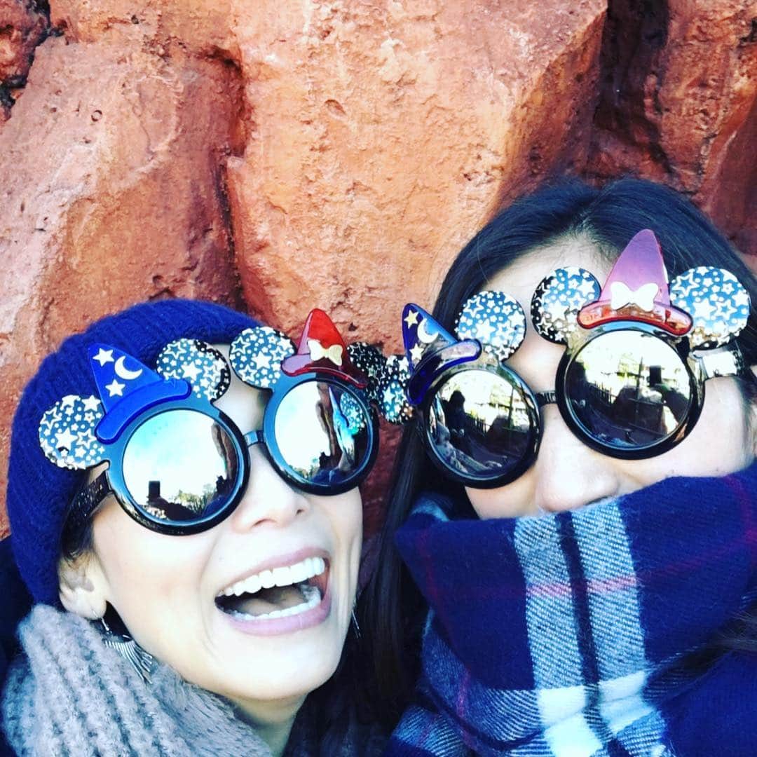 相武紗季さんのインスタグラム写真 - (相武紗季Instagram)「夢の国が楽しすぎて、、週に2回も行ってしまった☺️✨#姉のような尊敬できる友人#素敵#大好き#一年に一度しか会えないけど毎日会えてるぐらいの心の距離#心強い#子連れでも楽しすぎる」1月24日 22時25分 - aibu_saki