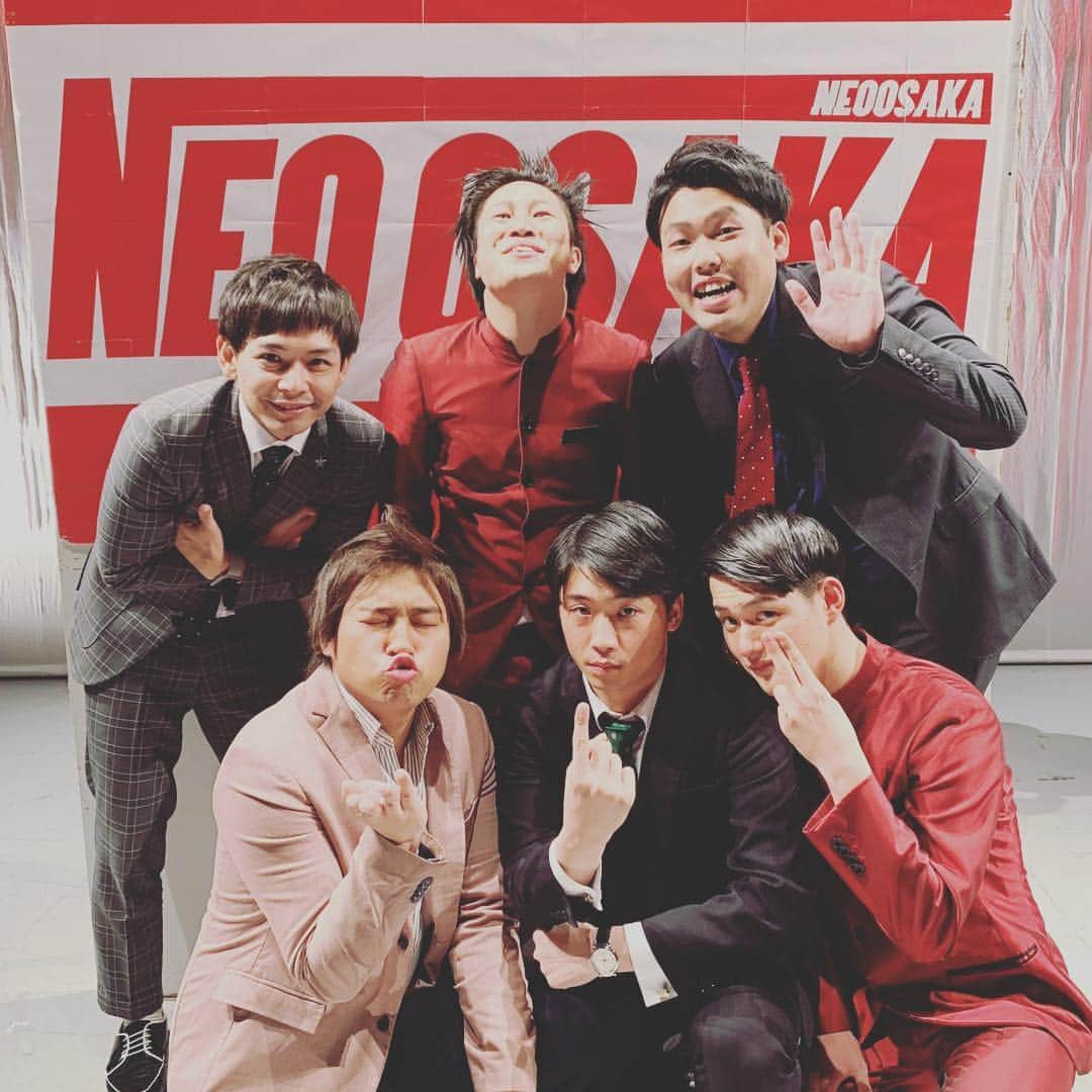 新山士彦さんのインスタグラム写真 - (新山士彦Instagram)「NEO OSAKAありがとうございました！コウテイとダブルヒガシと漫才劇場で毎月やってるので是非来てください🙇‍♂️ ええ写真や…」1月24日 23時35分 - sayaka_no_niiyan