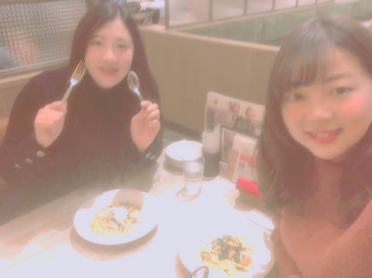 丸元美緒のインスタグラム：「なっちゃんおひっさしぶり〜やった❤ 話が止まらん止まらん😂 久しぶり感ないしな。笑 やっぱり君は最高😉💞 せぶち当てるぞおおおお！！！」