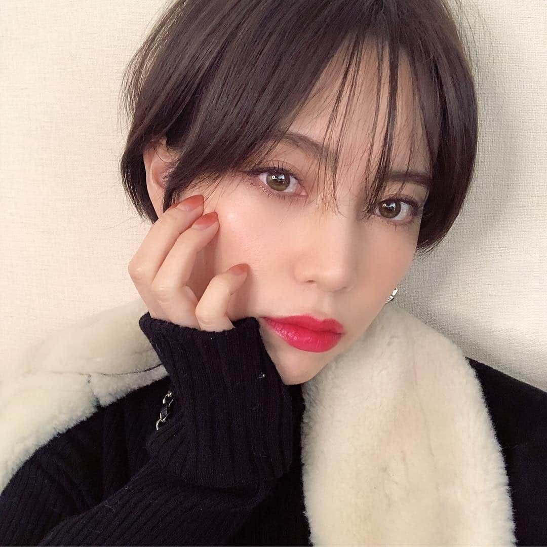 佐藤優里亜さんのインスタグラム写真 - (佐藤優里亜Instagram)「うざバング ・ #伸ばしかけの宿命 #ショート #ショートヘア #ショートカット」1月25日 14時10分 - yuriang_