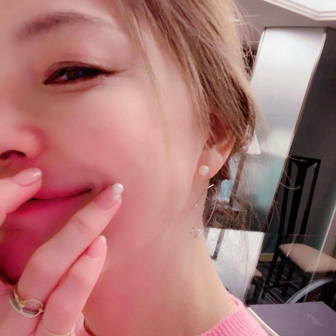 青田典子さんのインスタグラム写真 - (青田典子Instagram)「ネイル💅とピアス👂に#パール✨とパール✨合わせてみました💖 (✿ฺ◕ฺ‿◕ฺ）ｳﾌｯ♥」1月25日 7時38分 - norikoaota