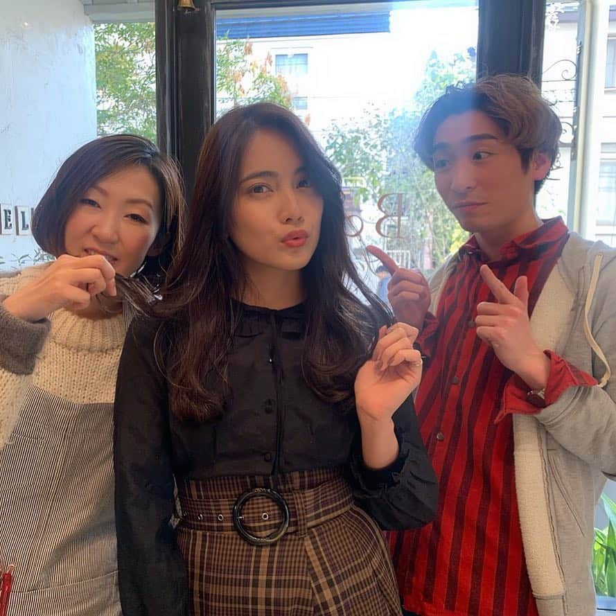 堀加奈子のインスタグラム：「お帰り杏奈ちゃん😭💕💕💕 . 約一年ぶりのカラー✨出発前にかなり染料抜けづらく入れたけど💦😵メキシコ🇲🇽灼熱の太陽と水には勝てなかった😥😥😥 . しっかりメンテナンス🌟しました😂 次会えるの楽しみにしてます😘 . 日本🇯🇵を満喫してね😍 . テキーラチョコ🍫ありがとう また待ってます‼️ . #入山杏奈 #akb48 #mexico #gracias #likelaleyenda #japan #haircolor  #hairstyle #hairsalon #ひさびさ #thankyou #smile」
