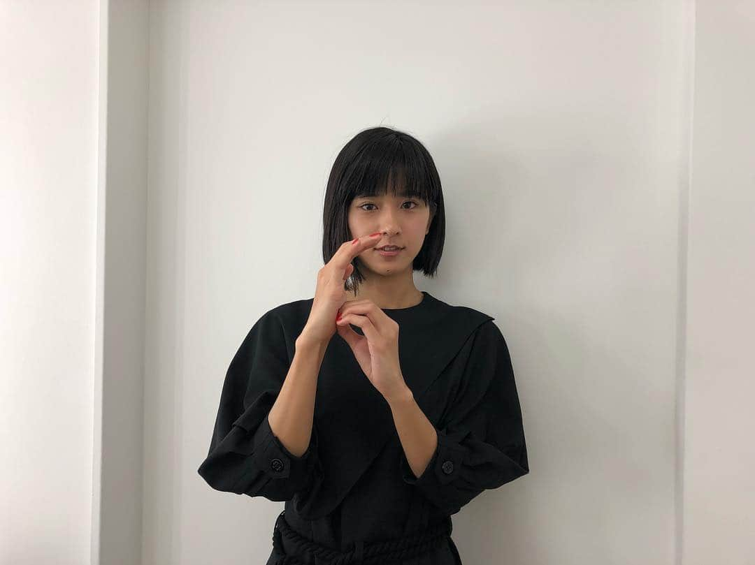 黒島結菜マネージャーさんのインスタグラム写真 - (黒島結菜マネージャーInstagram)「. みなさま、こんにちは！  ついに映画「十二人の死にたい子どもたち」が公開されました！  たくさんの方々に観ていただけますように。 感想もお待ちしております〜  これからヒルナンデスに登場します！ ぜひ、みてくださいね〜」1月25日 11時27分 - yuinakuroshima_official