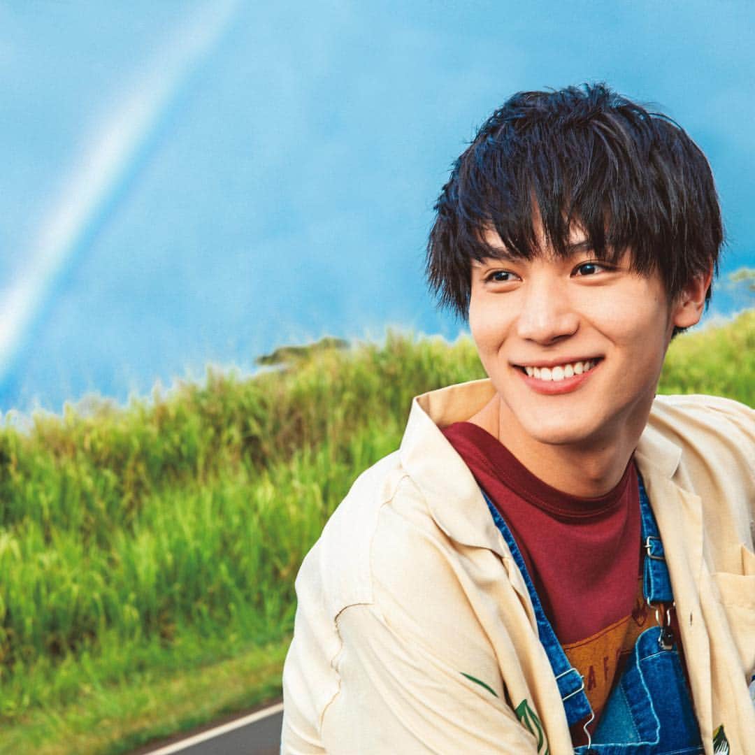 中川大志 のインスタグラム：「写真集『maka hou』の重版が決定しました㊗️ 改めましてご購入いただきました。みなさまありがとうございます😍 3月2日開催の発売記念イベントin大阪は明日1月26日（土）の正午より販売開始となります🤙 さらに！東京GALLERY X BY PARCOで開催中の写真展『pono’i』は1月27日（日）までです！ご好評を受けまして福岡パルコで2月8日（金）〜2月25日（月）、大阪・梅田ロフトで3月1日（金）〜3月17日（日）の期間の巡回が決定しました🎉 詳細は特設サイトをご確認ください！ https://www.sdp-sp.net/taishi-nakagawa20 #はたちの大志 #中川大志 #写真集 #hawaii #はたち #makahou #holoholo」